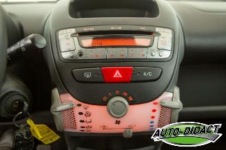 Peugeot 107 1.0-12V Airco picture 9