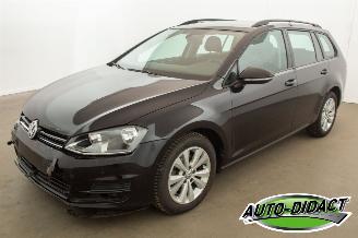 Voiture accidenté Volkswagen Golf 1.6 TDI 81kW Navi Clima Trendline 2016/1