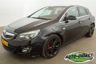 Schadeauto Opel Astra 1.4 Turbo Clima Sport 2011/10