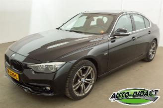 damaged passenger cars BMW 3-serie 320d Automaat Navi Camera Clima EDE Executive 2018/8