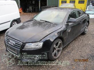 Coche siniestrado Audi A5 A5 (8T3) Coupé 2.7 TDI V6 24V (CGKA(Euro 5)) [140kW]  (06-2008/03-20=
12) 2009