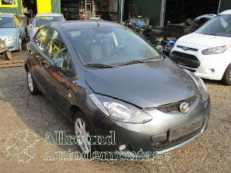 Mazda 2 2 (DE) Hatchback 1.3 16V S-VT (ZJ46) [55kW]  (10-2007/06-2015) picture 2