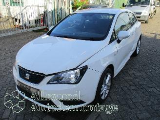 Coche siniestrado Seat Ibiza Ibiza IV (6J5) Hatchback 5-drs 1.4 16V (CGGB) [63kW]  (03-2008/05-2015=
) 2014