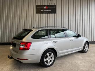 Skoda Octavia Combi Ambition Navigation picture 5