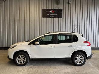 Peugeot 2008 Active Autom / Panorama / Navigation picture 3
