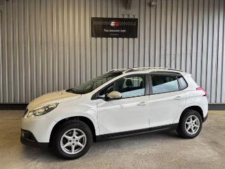 Coche accidentado Peugeot 2008 Active Autom / Panorama / Navigation 2016/4