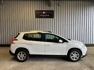 Peugeot 2008 Active Autom / Panorama / Navigation picture 6