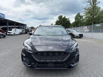 Ford Focus Turnier ST-Line Autom / LED picture 3