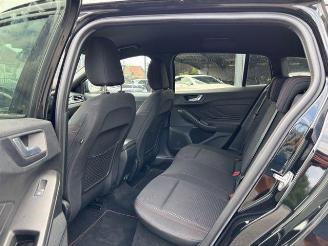 Ford Focus Turnier ST-Line Autom / LED picture 8