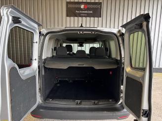 Volkswagen Caddy Life 2.0 TDI DSG Navigation / 5-Sitzer picture 12