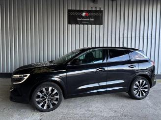 Vaurioauto  passenger cars Renault Austral Equilibre R-Kamera / LED 2023/6