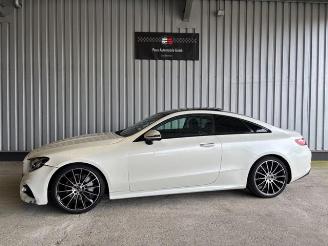 krockskadad bil auto Mercedes E-klasse 200 Coup AMG-Lin Panorama / Widscrn 2017/9