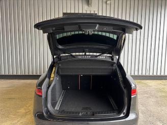 Jaguar F-Pace Portfolio AWD Voll-Leder / Kamera picture 12