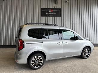 damaged passenger cars Renault Kangoo III Techno 2025/5