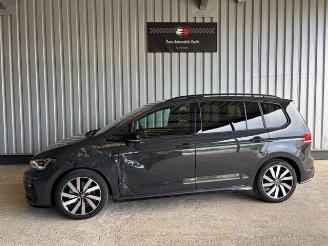 krockskadad bil auto Volkswagen Touran Highline R-Line Pano / 7-Sitzer / 800KM 2026/3
