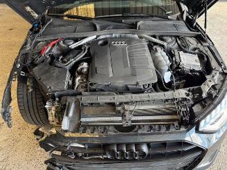 Audi A4 Avant 40 TDI S-Line picture 16