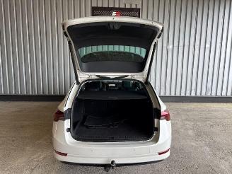 Skoda Octavia Combi First Edition iV Hybrid / LED picture 16