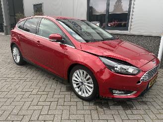 krockskadad bil auto Ford Focus 1.5 Titanium Automaat 21000km!!! 2017/4