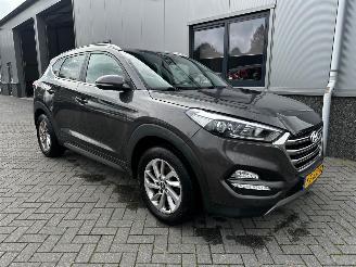 Schadeauto Hyundai Tucson 1.6 GDI Comfort 2016/8