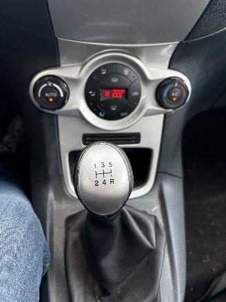 Ford Fiesta 1.25 5drs Titanium picture 13
