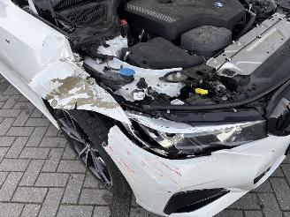 BMW 3-serie 330i M-Pakket High Executive Automaat picture 17