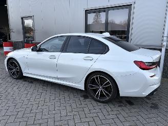 BMW 3-serie 330i M-Pakket High Executive Automaat picture 38