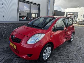 Toyota Yaris 1.0 VVTI Idols picture 8