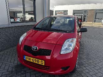 Toyota Yaris 1.0 VVTI Idols picture 7