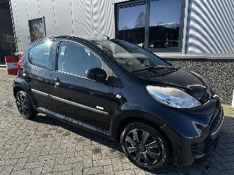 Peugeot 107 1.0-12V Millesim 200 picture 7