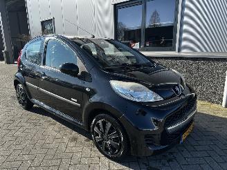 Coche accidentado Peugeot 107 1.0-12V Millesim 200 2010/10