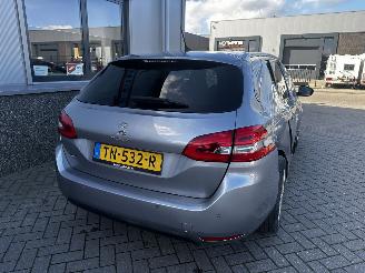 Peugeot 308 1.2 PureTech Blue Lease Premium picture 8