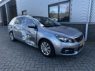 Unfallwagen Peugeot 308 1.2 PureTech Blue Lease Premium 2018/9