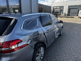 Peugeot 308 1.2 PureTech Blue Lease Premium picture 7