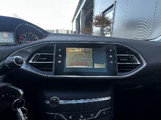 Peugeot 308 1.2 PureTech Blue Lease Premium picture 28