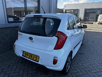 Kia Picanto 1.0 CVVT Design Edition picture 3
