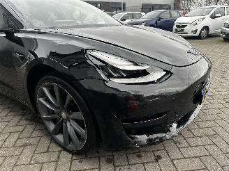 Schadeauto Tesla Model 3 Long Range AWD 75 kWh 2019/4