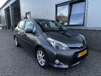 Unfallwagen Toyota Yaris 1.5 Full Hybride Dynamic 2013/6