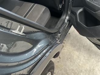 Volkswagen T-Roc 1.0 TSI Sport picture 38