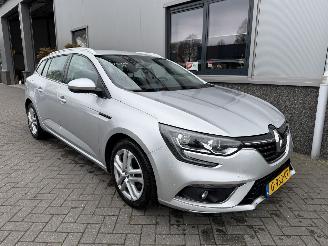 Vaurioauto  passenger cars Renault Mégane Estate 1.5 dCi Limited 2017/10