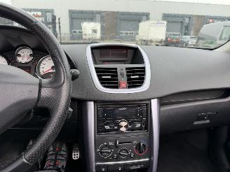 Peugeot 207 CC 1.6 VTi picture 24