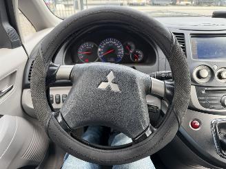 Damaged car Mitsubishi Grandis 2.4-16V InSport 2008/6