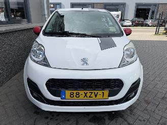Peugeot 107 1.0 Sportium picture 15