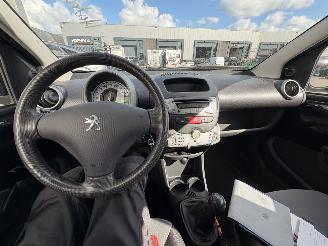Peugeot 107 1.0 Acces Accent picture 27