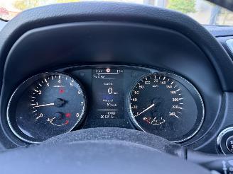 Nissan Qashqai 1.2 Premier Edition picture 18