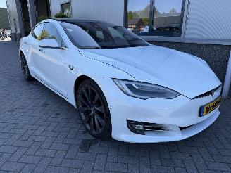 Unfallwagen Tesla Model S 75D Base 2018/12