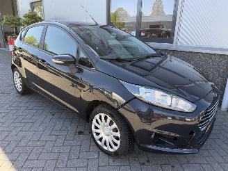 Vaurioauto  passenger cars Ford Fiesta 1.0 Style 2015/1