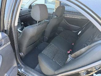 Toyota Avensis 2.0 VVTi Luna picture 21