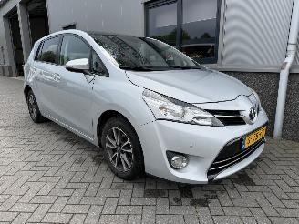 damaged passenger cars Toyota Verso 1.8 VVT-i Business 2014/2