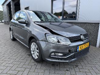 krockskadad bil auto Volkswagen Polo 1.2 TSI Comfortline Connected Series 2017/2