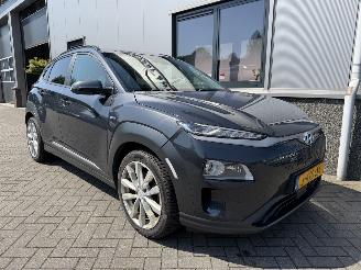 Damaged car Hyundai Kona EV Premium 64kWh 2020/11